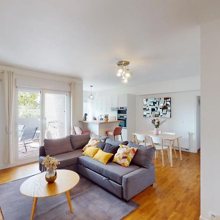 Live Like A Local Stylish 2Br With Balcony & Parking Appartement Saint-Denis  Buitenkant foto