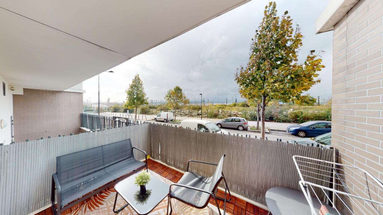 Live Like A Local Stylish 2Br With Balcony & Parking Appartement Saint-Denis  Buitenkant foto