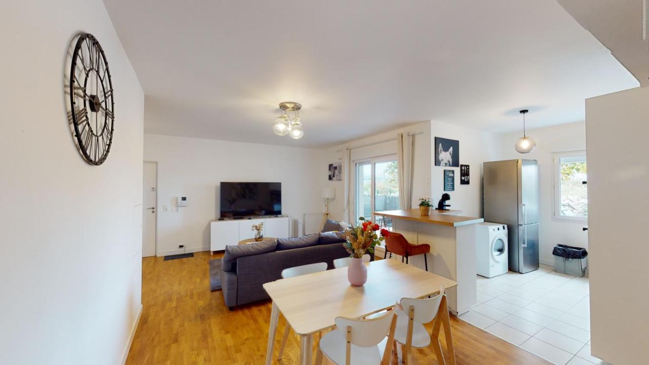 Live Like A Local Stylish 2Br With Balcony & Parking Appartement Saint-Denis  Buitenkant foto