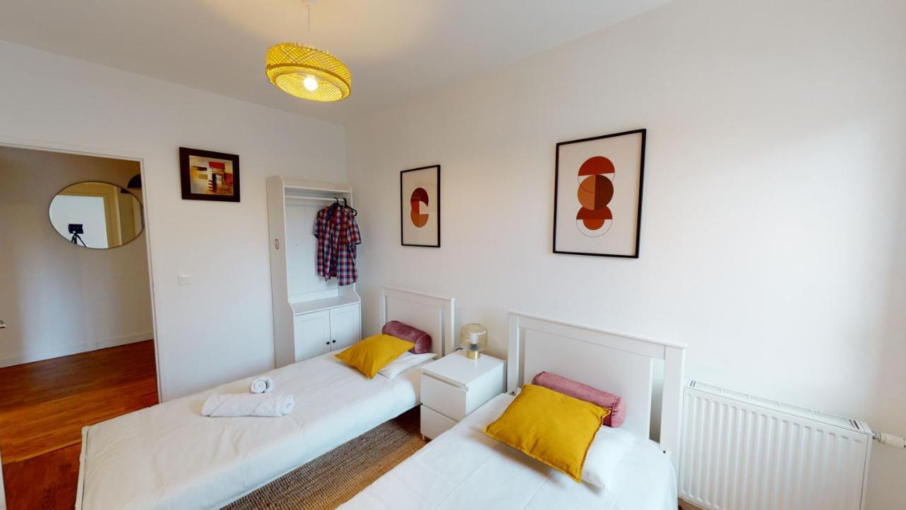 Live Like A Local Stylish 2Br With Balcony & Parking Appartement Saint-Denis  Buitenkant foto