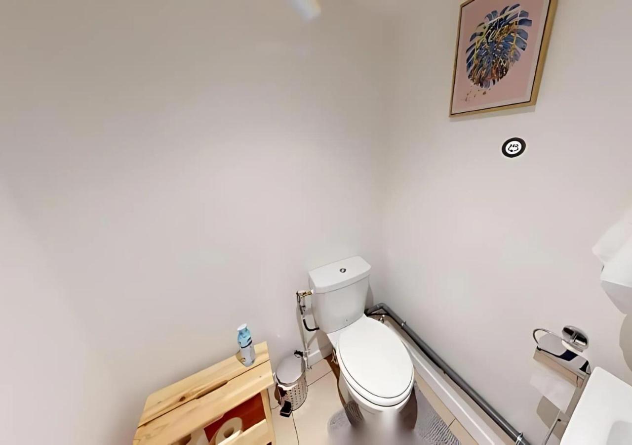 Live Like A Local Stylish 2Br With Balcony & Parking Appartement Saint-Denis  Buitenkant foto